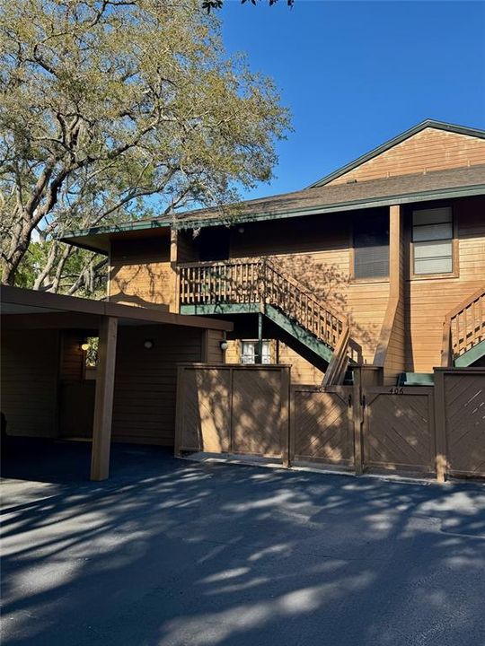 Active With Contract: $204,999 (2 beds, 2 baths, 1050 Square Feet)