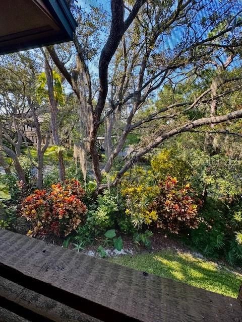 Active With Contract: $204,999 (2 beds, 2 baths, 1050 Square Feet)