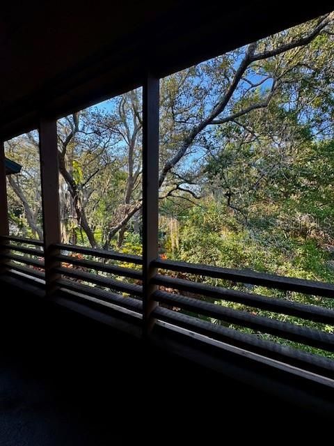 Active With Contract: $204,999 (2 beds, 2 baths, 1050 Square Feet)