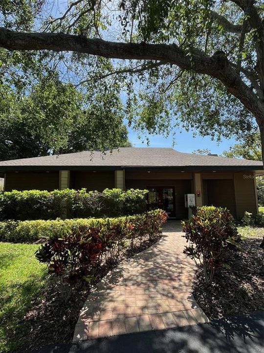 Active With Contract: $204,999 (2 beds, 2 baths, 1050 Square Feet)