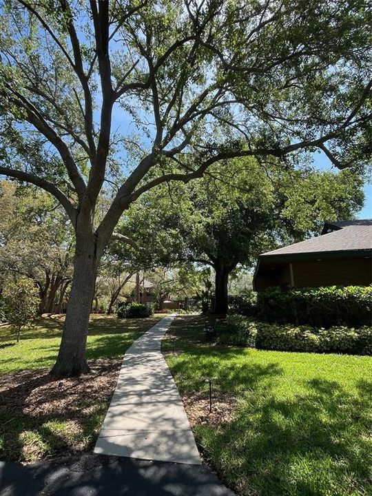 Active With Contract: $204,999 (2 beds, 2 baths, 1050 Square Feet)