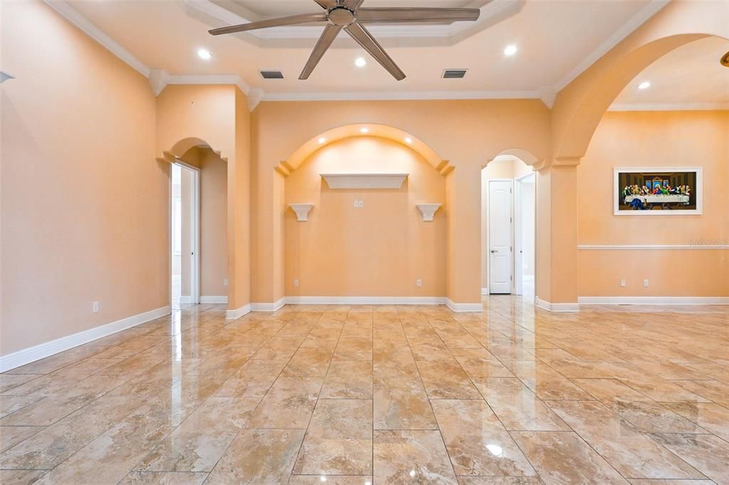 На продажу: $825,000 (4 спален, 3 ванн, 4356 Квадратных фут)