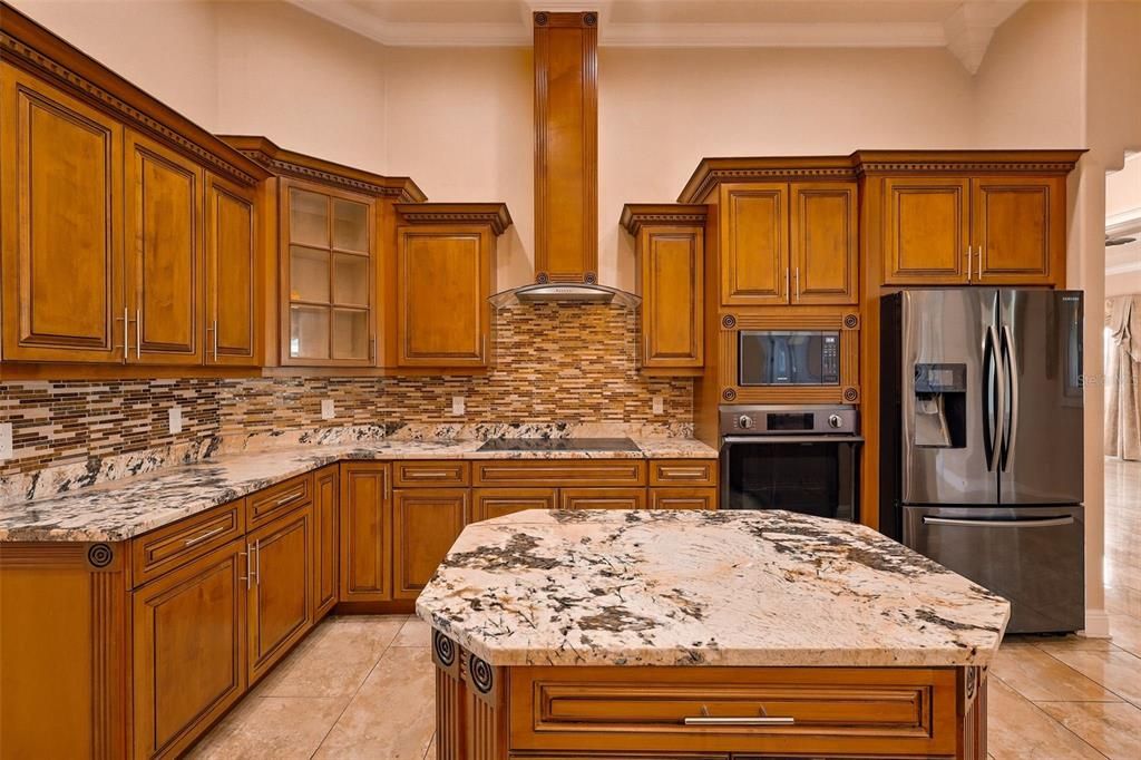 На продажу: $825,000 (4 спален, 3 ванн, 4356 Квадратных фут)