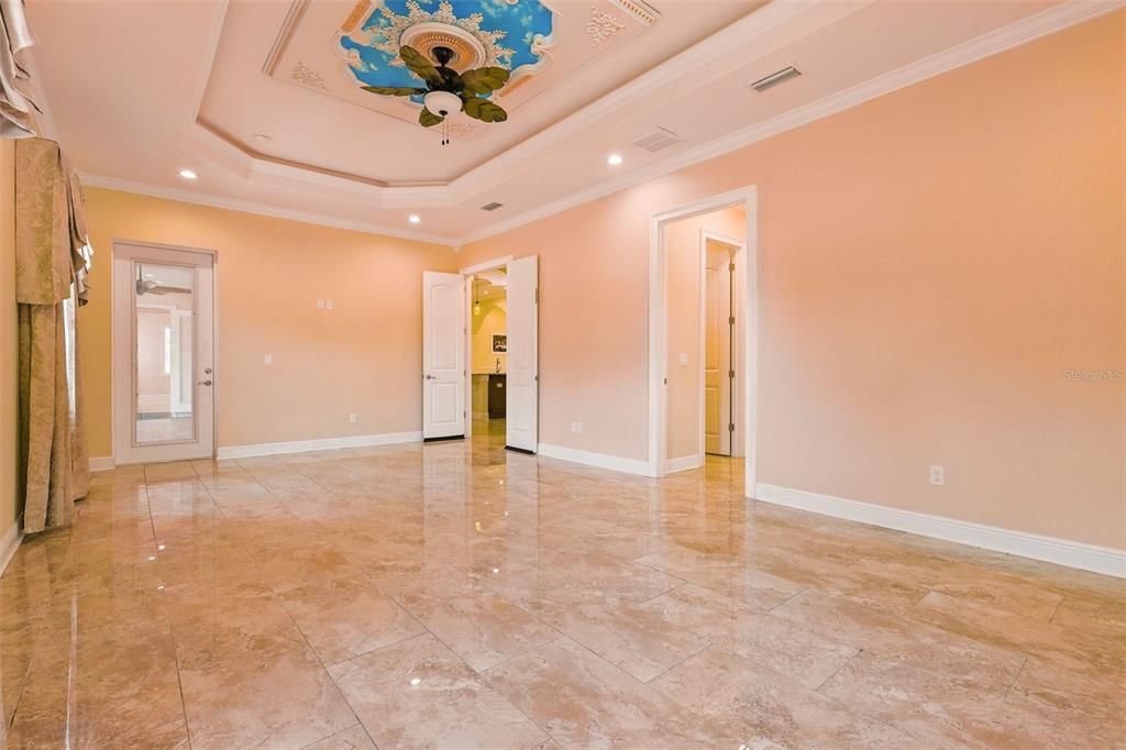 На продажу: $825,000 (4 спален, 3 ванн, 4356 Квадратных фут)