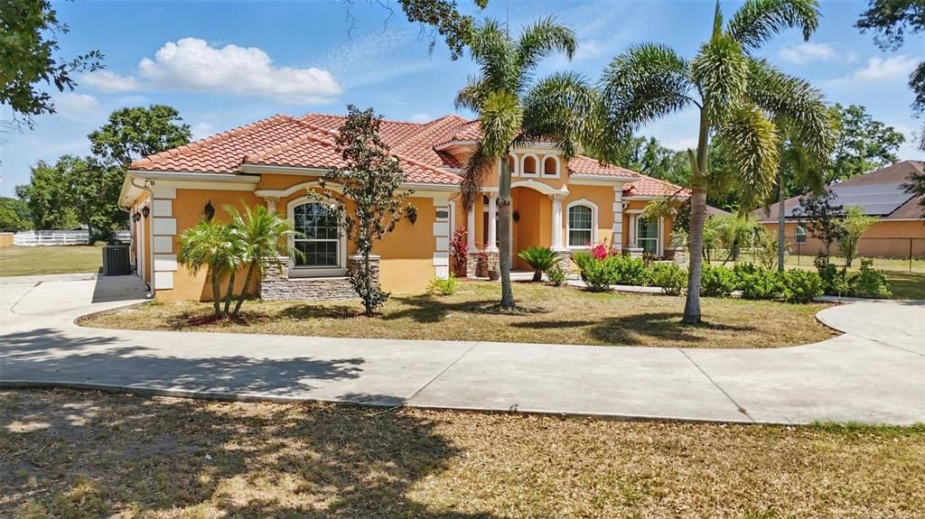 На продажу: $825,000 (4 спален, 3 ванн, 4356 Квадратных фут)