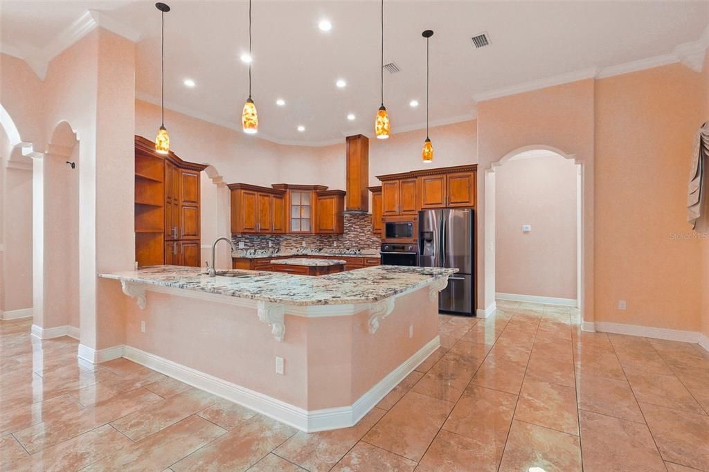 На продажу: $825,000 (4 спален, 3 ванн, 4356 Квадратных фут)