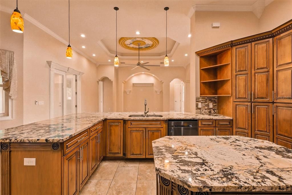 На продажу: $825,000 (4 спален, 3 ванн, 4356 Квадратных фут)