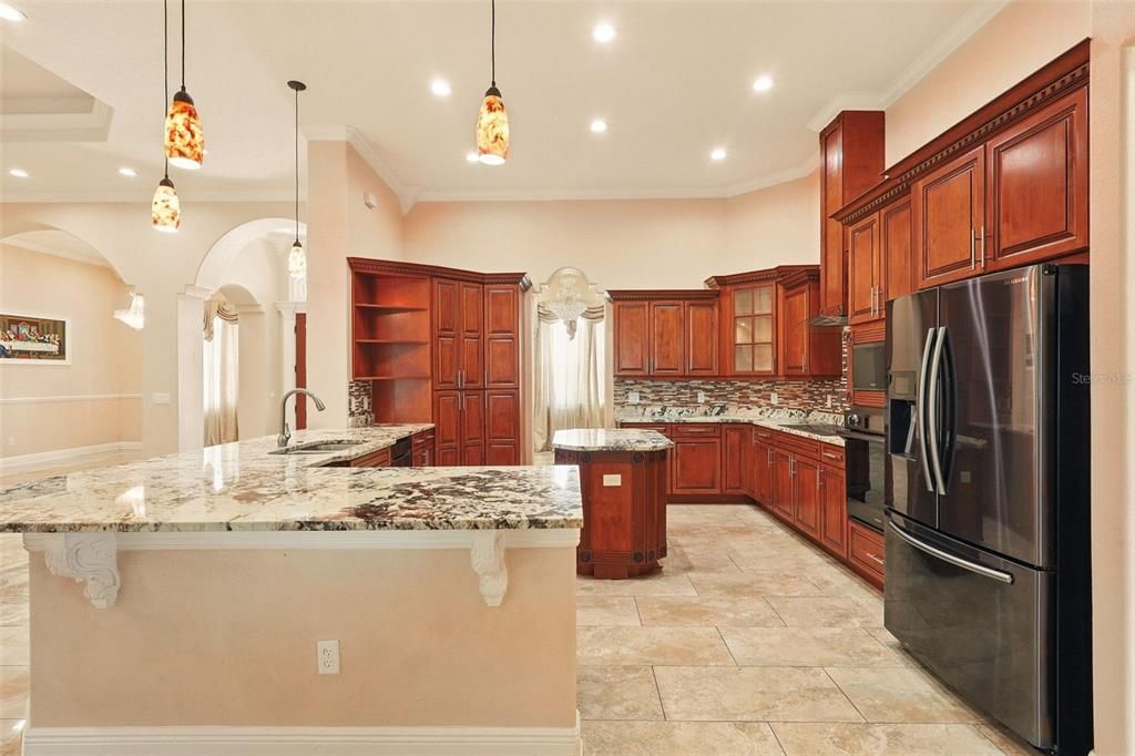 На продажу: $825,000 (4 спален, 3 ванн, 4356 Квадратных фут)