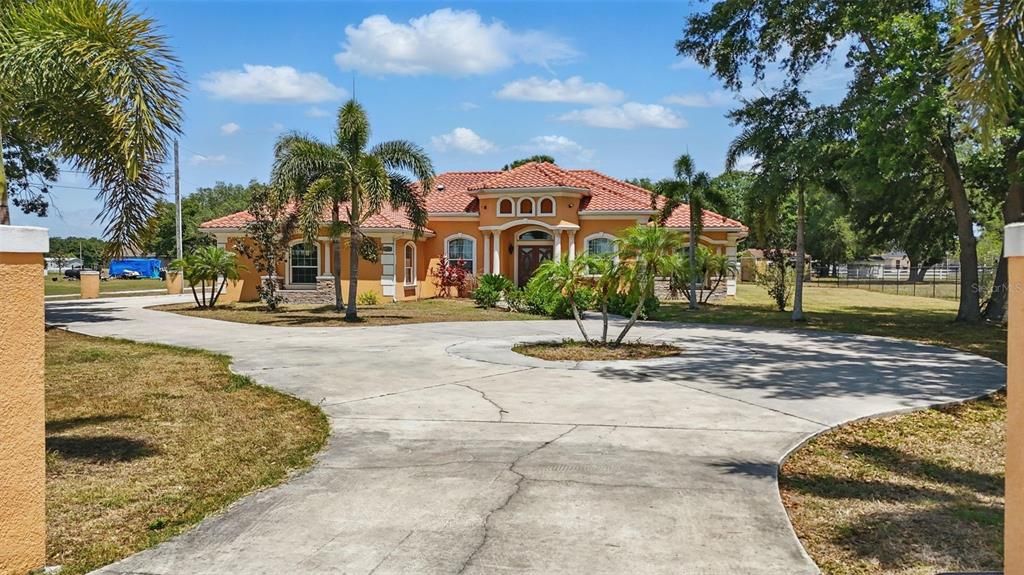 На продажу: $825,000 (4 спален, 3 ванн, 4356 Квадратных фут)