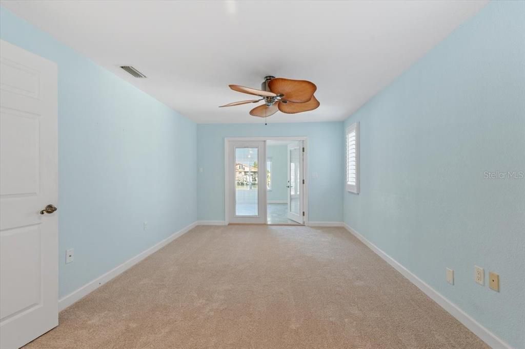 Под контрактом: $1,450,000 (5 спален, 2 ванн, 3082 Квадратных фут)