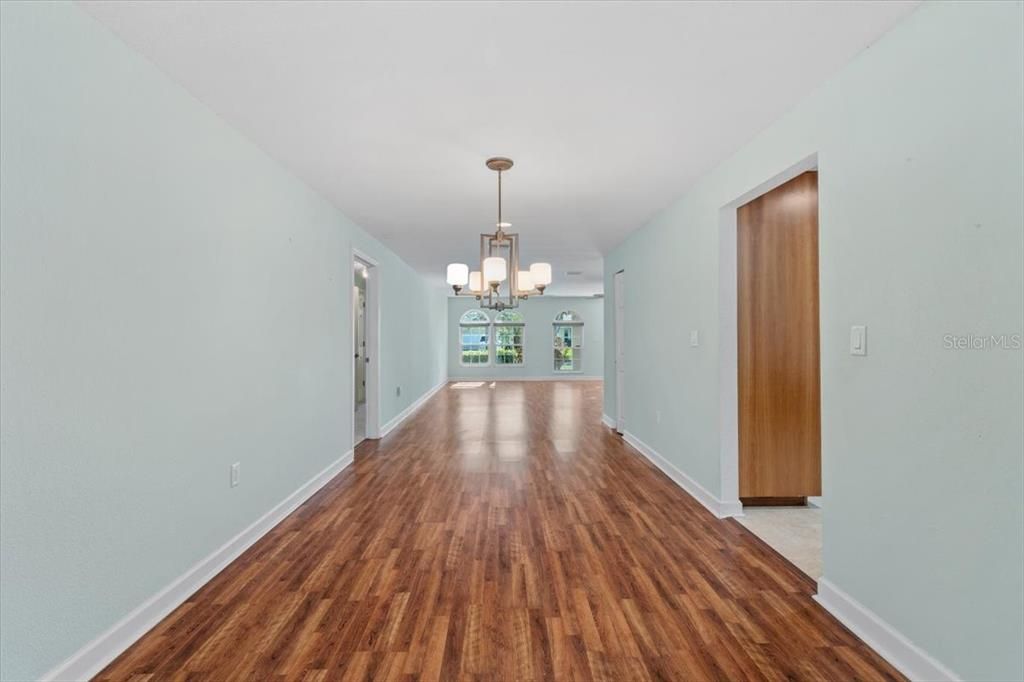 Под контрактом: $1,450,000 (5 спален, 2 ванн, 3082 Квадратных фут)