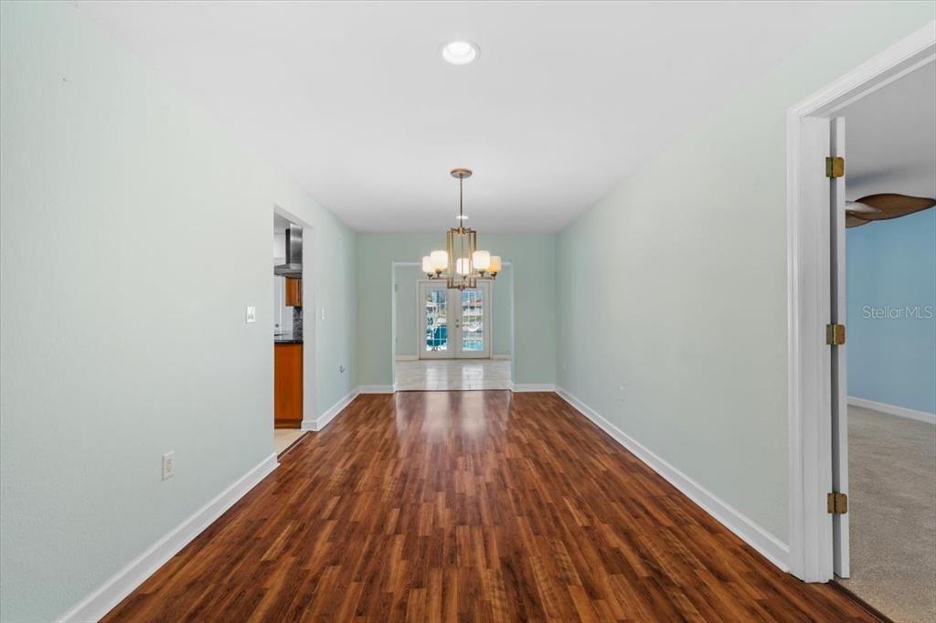 Под контрактом: $1,450,000 (5 спален, 2 ванн, 3082 Квадратных фут)