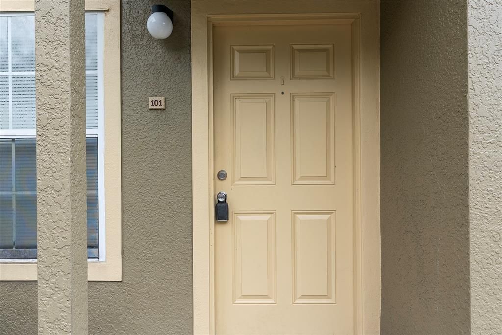 Недавно продано: $160,000 (2 спален, 2 ванн, 1062 Квадратных фут)