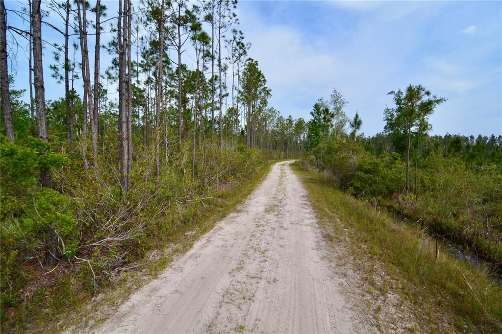 待售: $399,999 (93.63 acres)