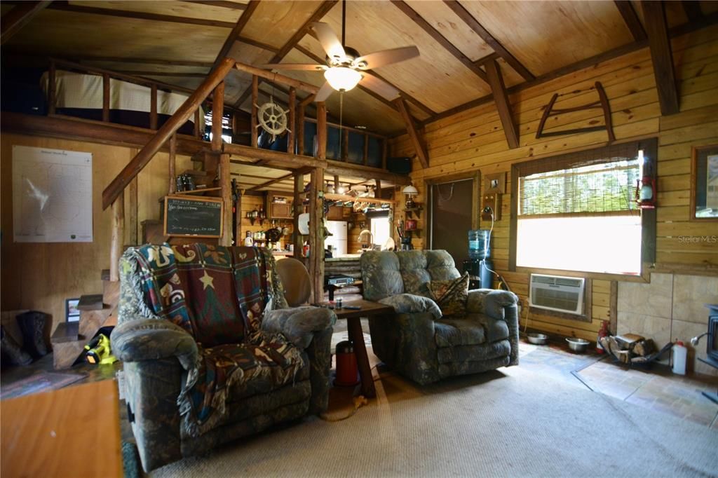 待售: $399,999 (93.63 acres)