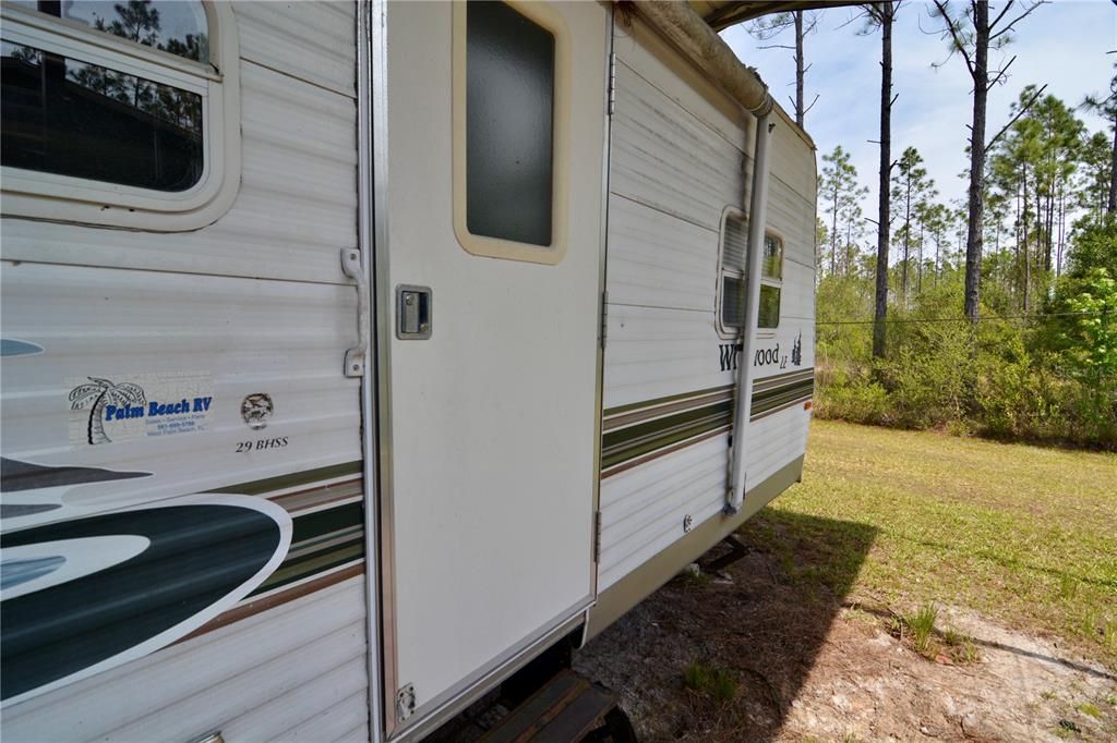 待售: $399,999 (93.63 acres)