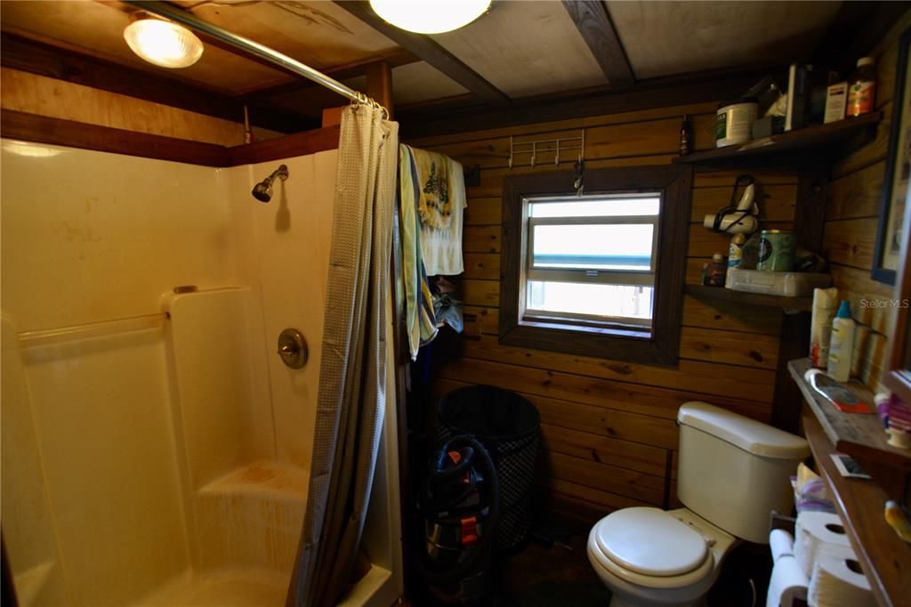 待售: $399,999 (93.63 acres)