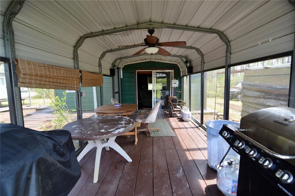 待售: $399,999 (93.63 acres)