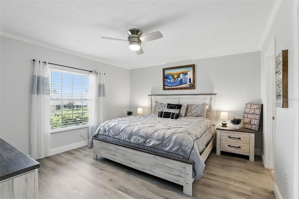 На продажу: $224,500 (2 спален, 2 ванн, 965 Квадратных фут)