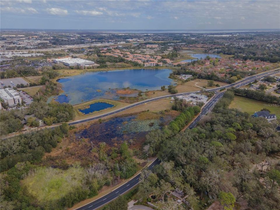 待售: $750,000 (2.11 acres)