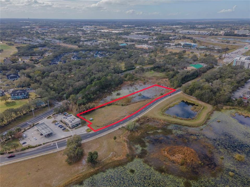 待售: $750,000 (2.11 acres)