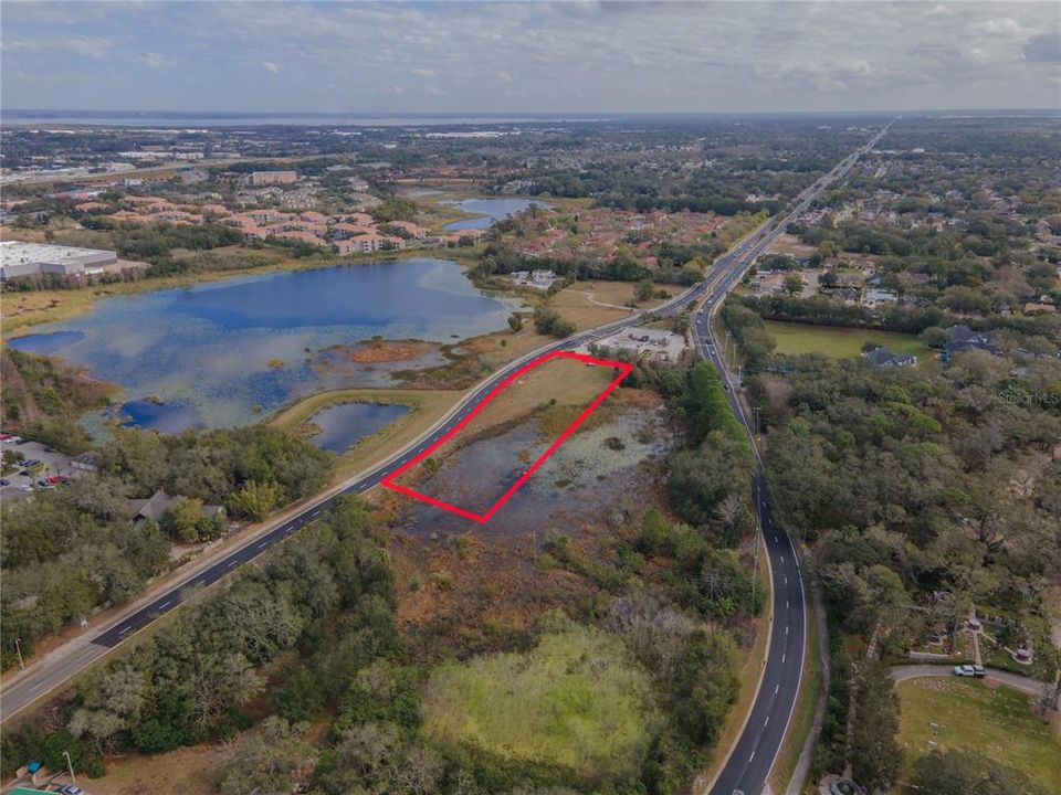 待售: $750,000 (2.11 acres)