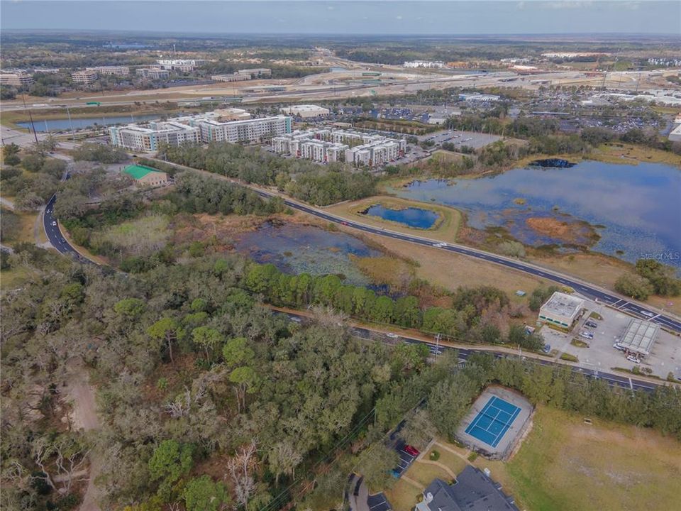 待售: $750,000 (2.11 acres)