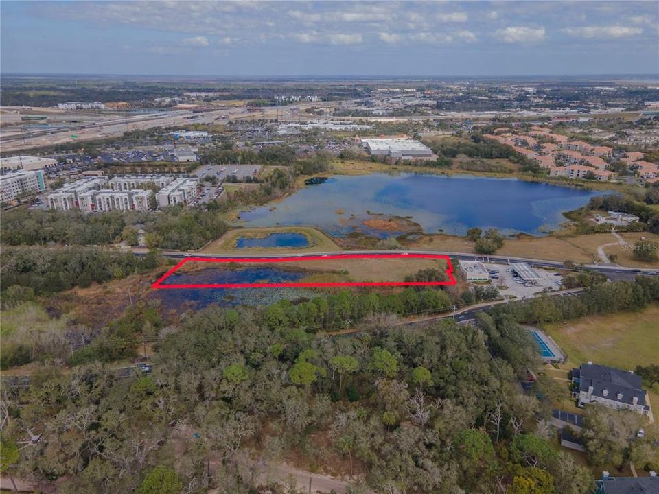 待售: $750,000 (2.11 acres)