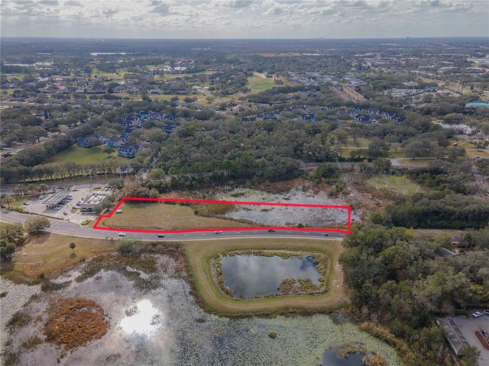 待售: $750,000 (2.11 acres)