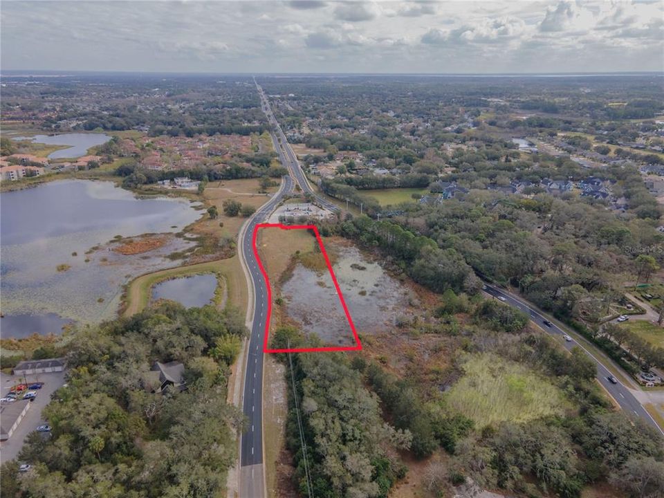 待售: $750,000 (2.11 acres)