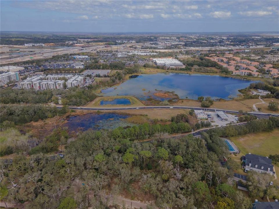 待售: $750,000 (2.11 acres)