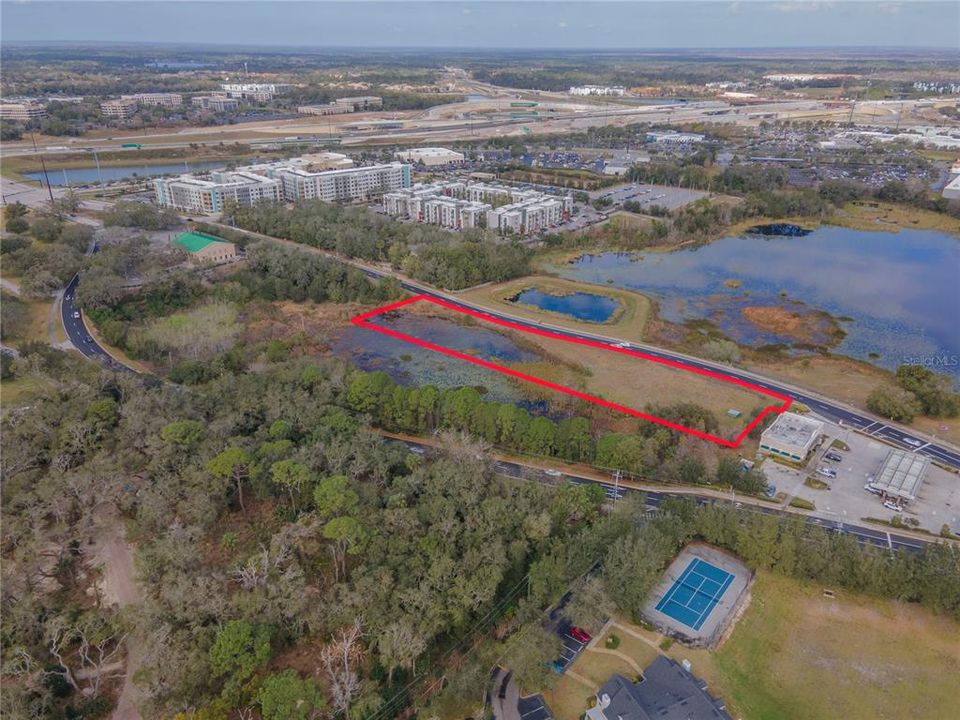 待售: $750,000 (2.11 acres)