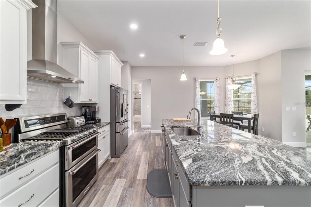 En Venta: $1,175,000 (3 camas, 3 baños, 2530 Pies cuadrados)