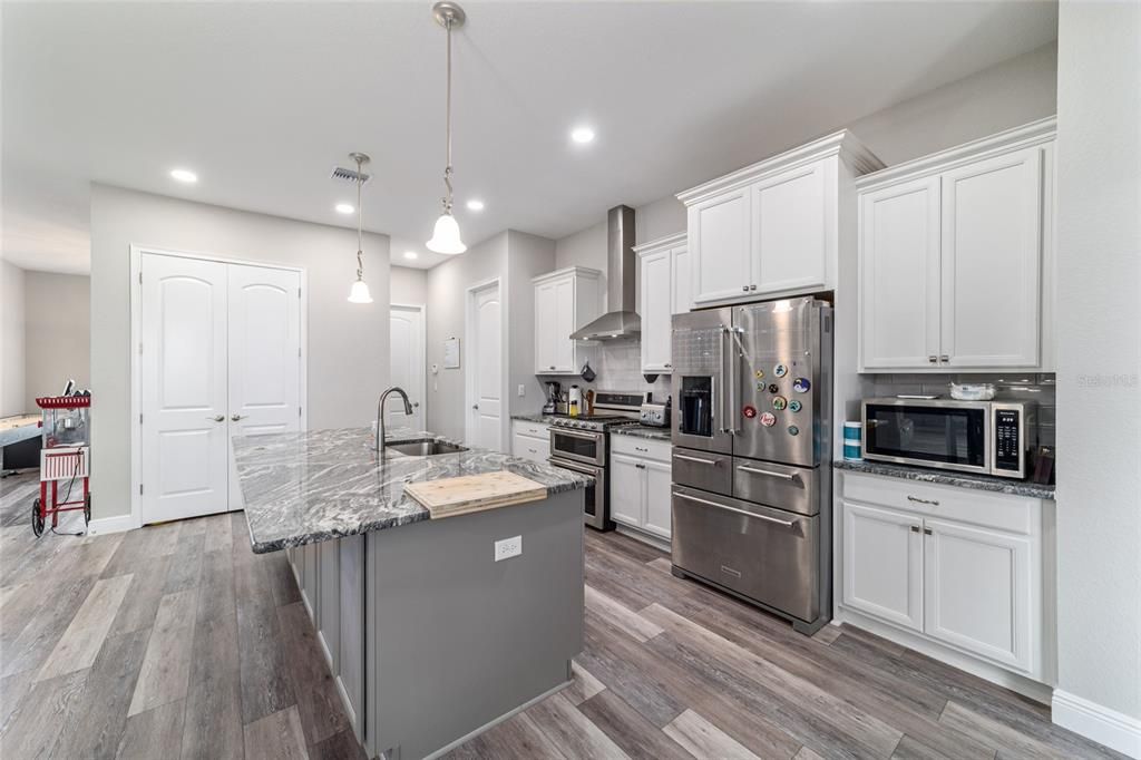 En Venta: $1,175,000 (3 camas, 3 baños, 2530 Pies cuadrados)