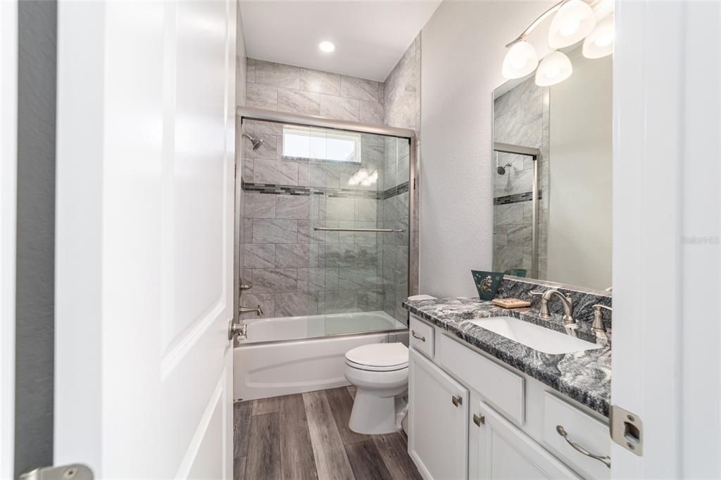 En Venta: $1,175,000 (3 camas, 3 baños, 2530 Pies cuadrados)