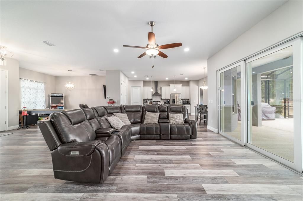 En Venta: $1,175,000 (3 camas, 3 baños, 2530 Pies cuadrados)