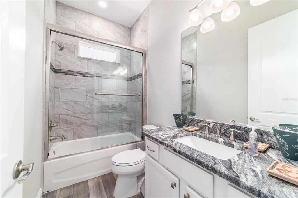 En Venta: $1,175,000 (3 camas, 3 baños, 2530 Pies cuadrados)