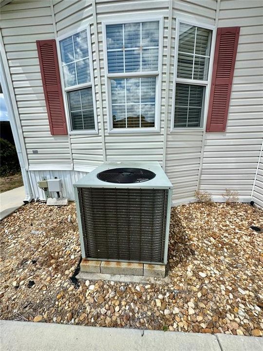 For Sale: $152,900 (1 beds, 2 baths, 455 Square Feet)