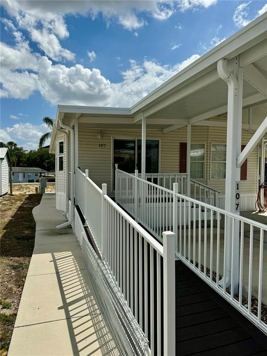 For Sale: $152,900 (1 beds, 2 baths, 455 Square Feet)