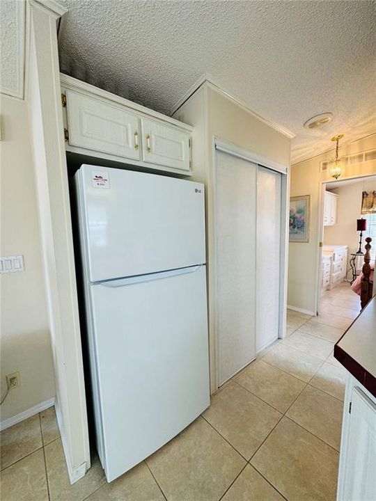 For Sale: $152,900 (1 beds, 2 baths, 455 Square Feet)