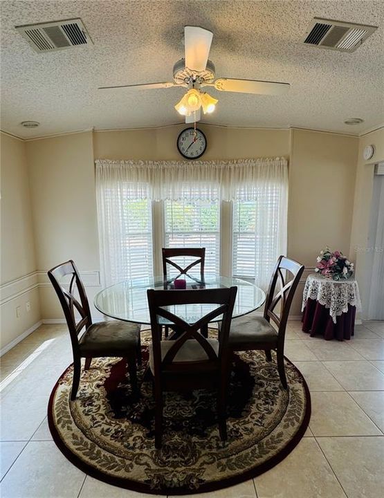 For Sale: $152,900 (1 beds, 2 baths, 455 Square Feet)