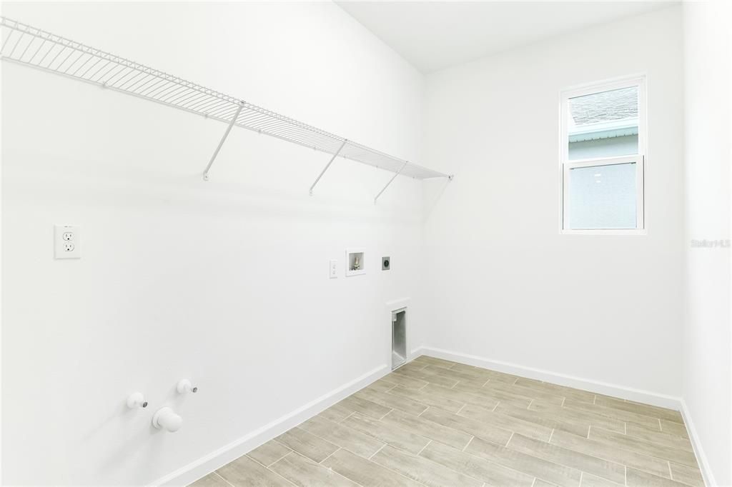 For Sale: $470,401 (3 beds, 2 baths, 1885 Square Feet)