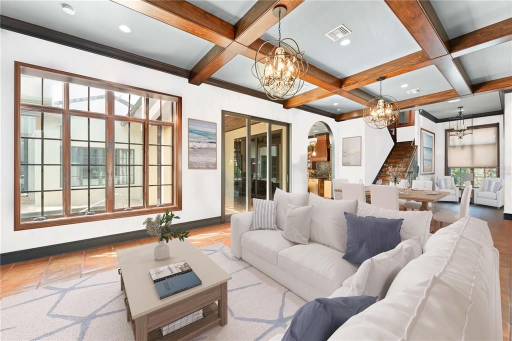 合同活跃: $4,500,000 (4 贝兹, 4 浴室, 3357 平方英尺)