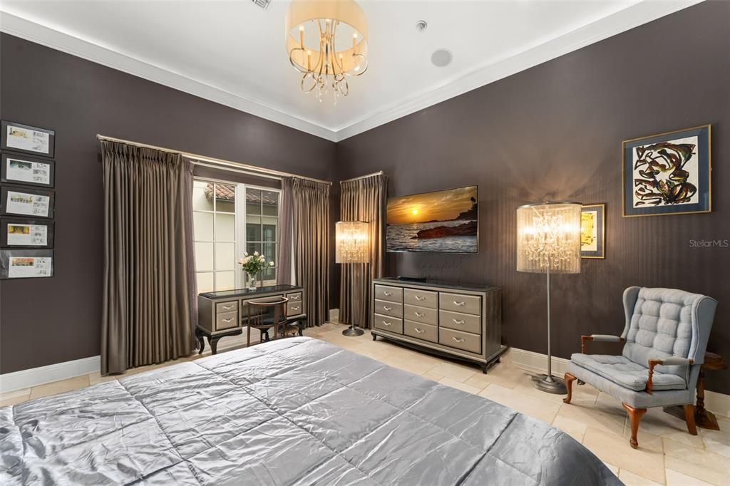 合同活跃: $4,500,000 (4 贝兹, 4 浴室, 3357 平方英尺)