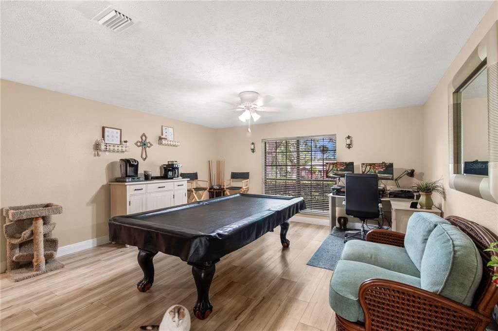 En Venta: $669,000 (3 camas, 2 baños, 2711 Pies cuadrados)