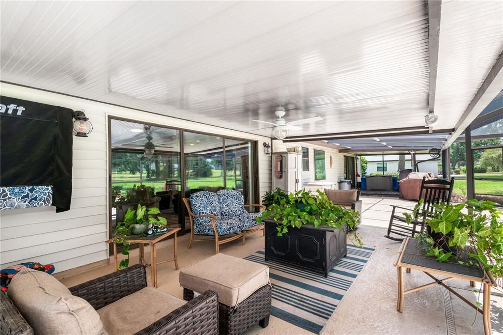 En Venta: $669,000 (3 camas, 2 baños, 2711 Pies cuadrados)