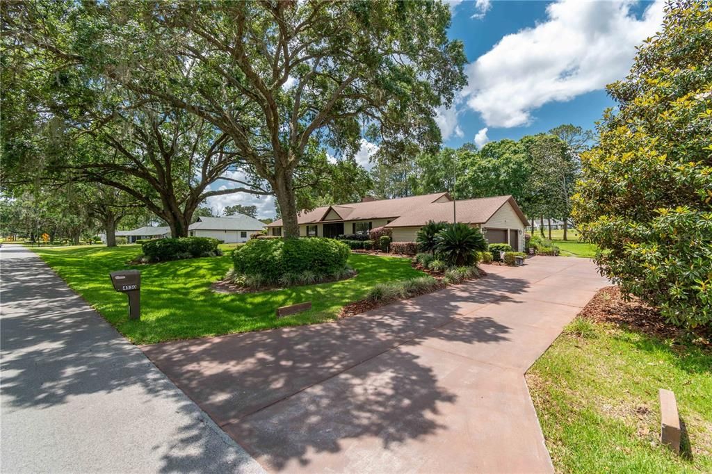 En Venta: $669,000 (3 camas, 2 baños, 2711 Pies cuadrados)