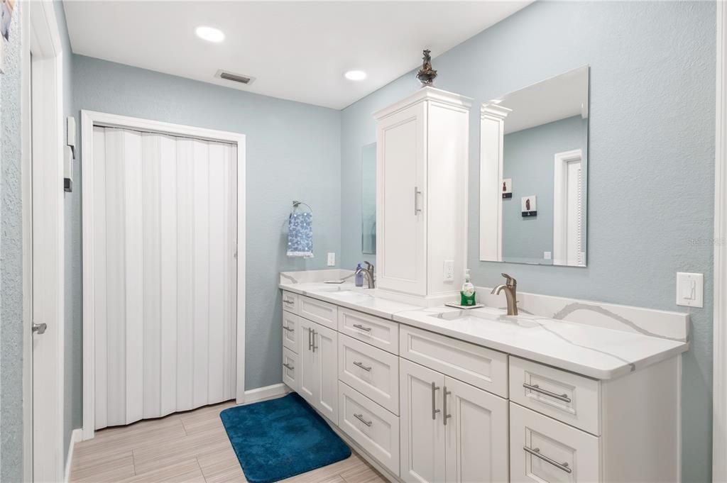 En Venta: $669,000 (3 camas, 2 baños, 2711 Pies cuadrados)