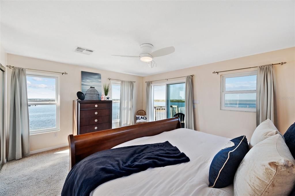 For Sale: $1,350,000 (3 beds, 3 baths, 1500 Square Feet)