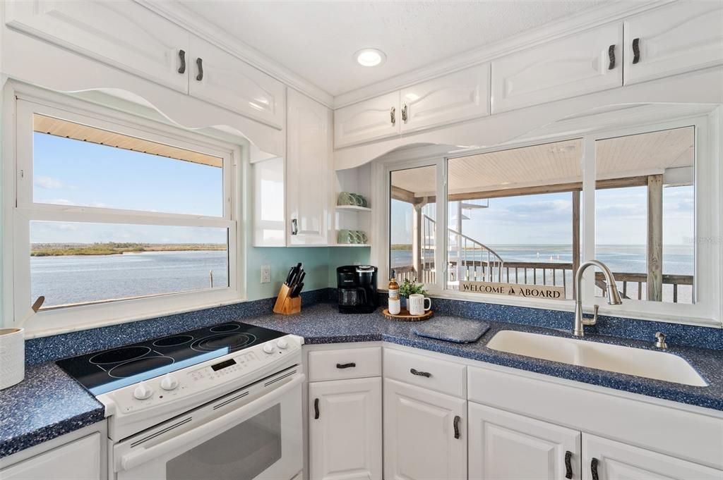 For Sale: $1,350,000 (3 beds, 3 baths, 1500 Square Feet)